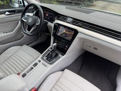 VW Passat Variant 2.0 TDI DSG Elegance