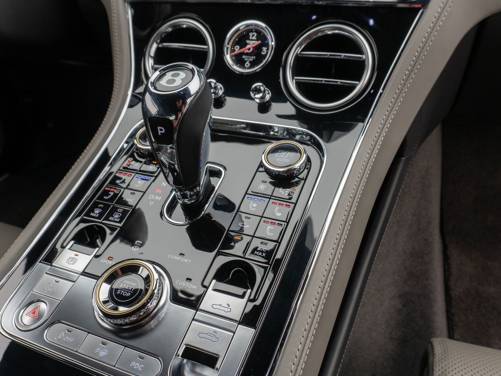 Fahrzeugabbildung Bentley Continental GTC W12 Mulliner 360°HUD NightVision