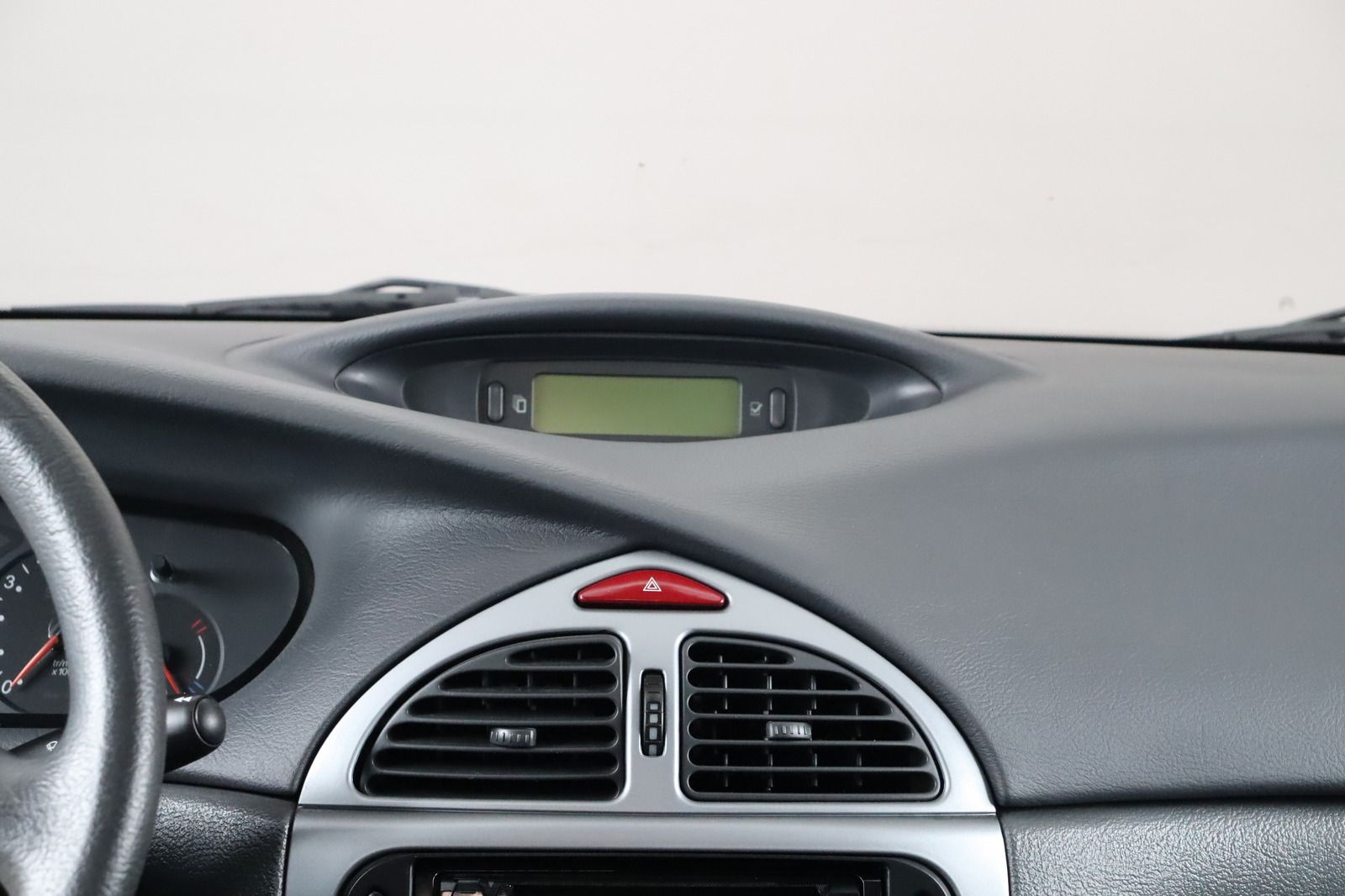 Fahrzeugabbildung Citroën C5 2.0 16V * Klimaautom. * PDC