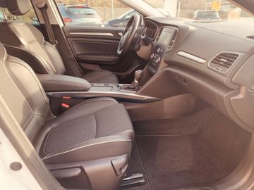 Fahrzeugabbildung Renault Megane IV Grandtour BOSE-Edition