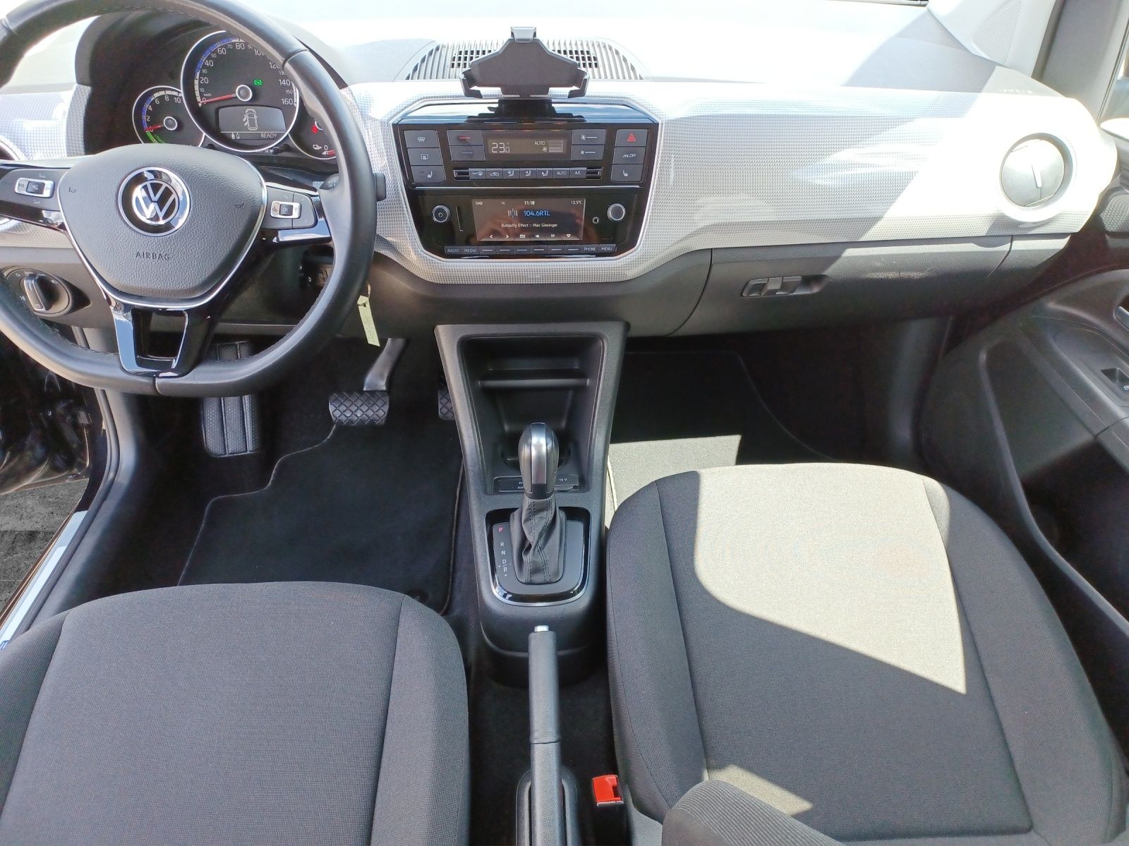 Fahrzeugabbildung Volkswagen e-up! Style-Plus Climatronic DAB SH LM