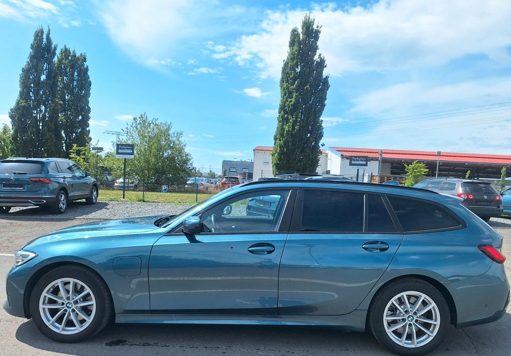 Image of BMW 320