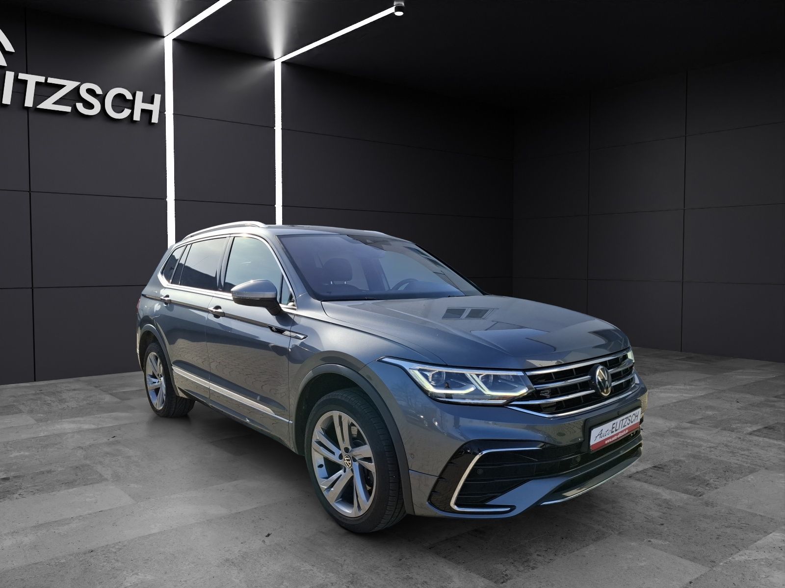 Fahrzeugabbildung Volkswagen Tiguan Allspace TDI R-Line DSG 4M Matrix AHK Nav