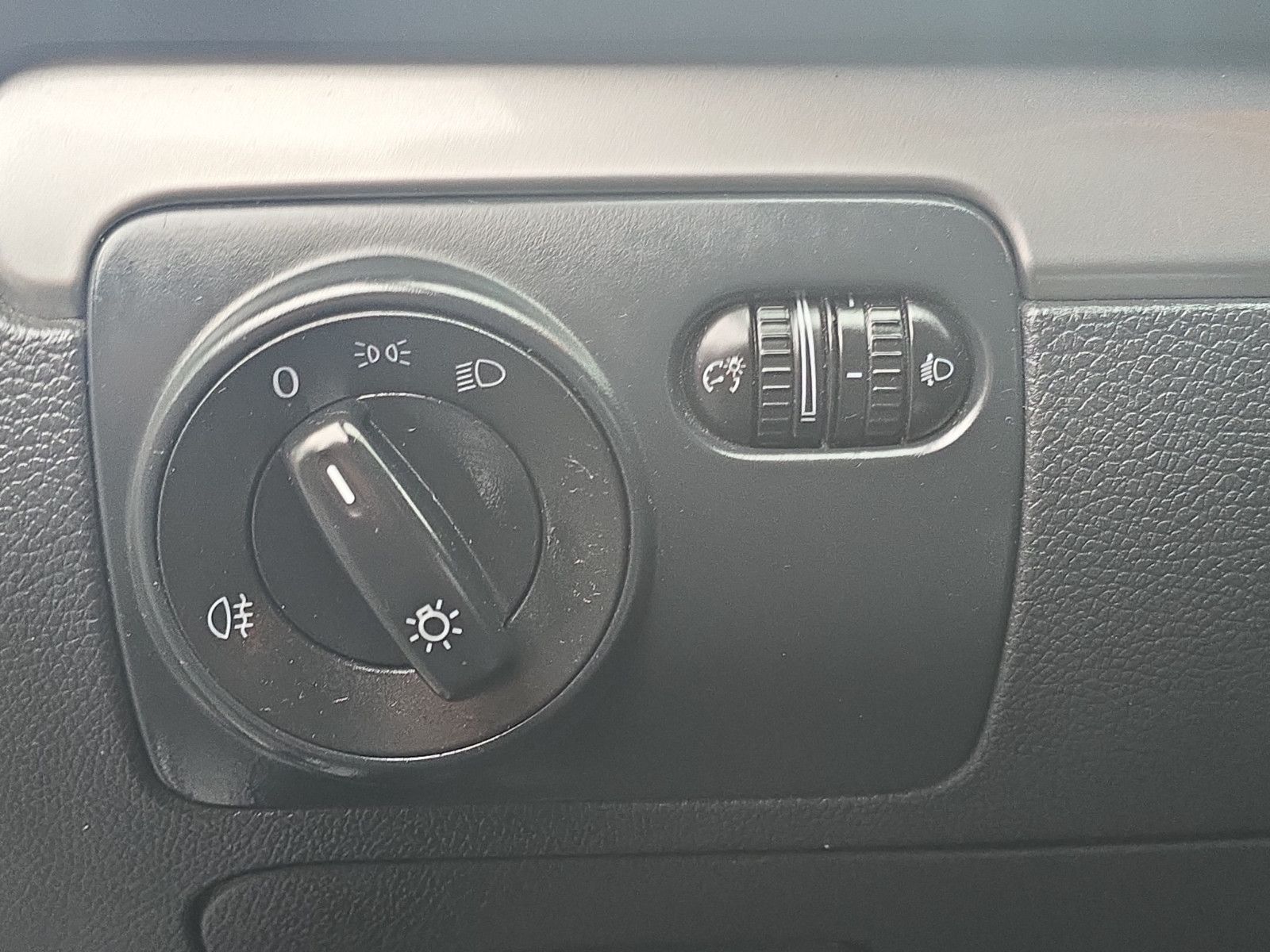 Fahrzeugabbildung Volkswagen Golf VI Variant Trendline INSPEKTION TÜV NEU