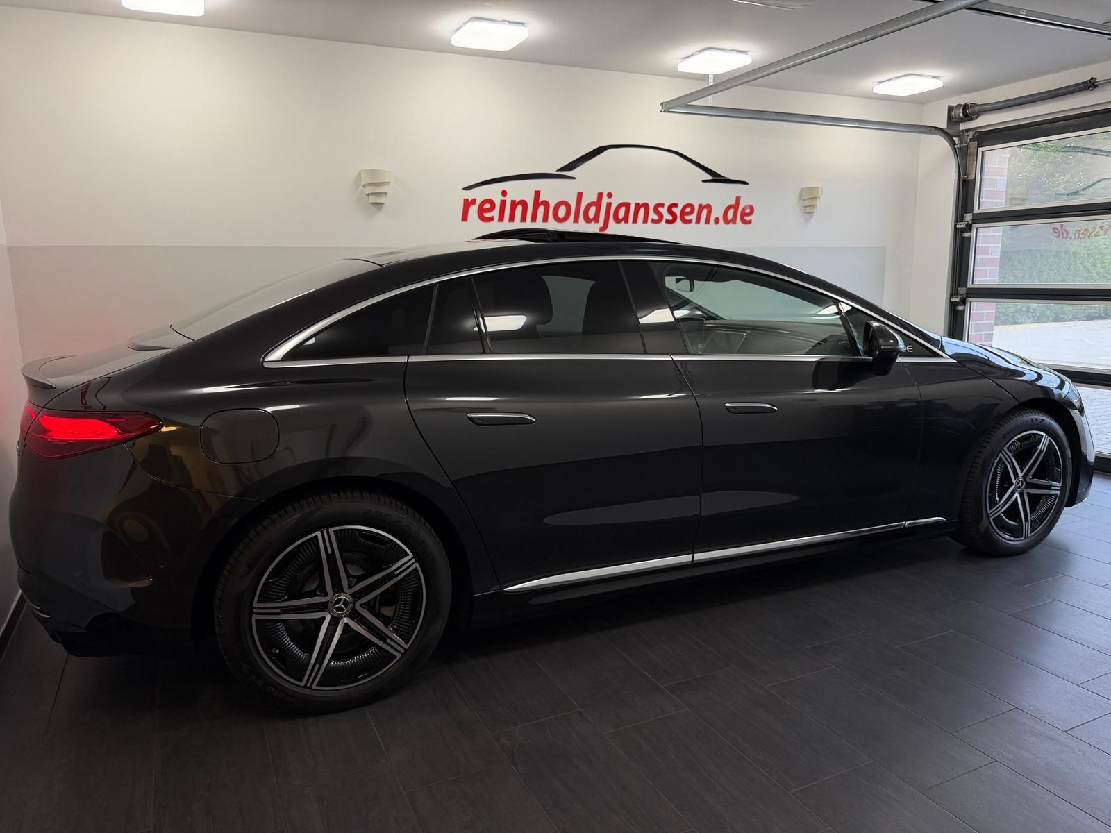 Mercedes-Benz EQE 500 4M AMG D.Light Distronic Pano SOH_99% foto 4