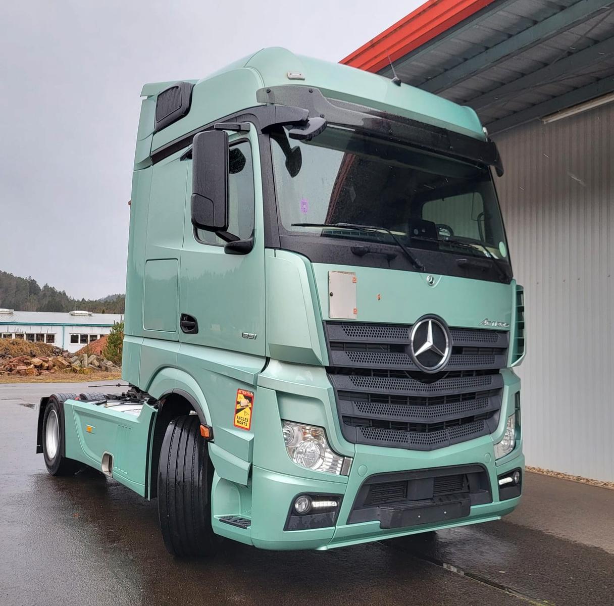 Mercedes-Benz 1851 BigSpace