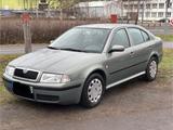 Skoda Octavia 1.6 aus 1. Hand Wenig KM - gebrauchte Skoda Octavia aus dem Jahr 2002