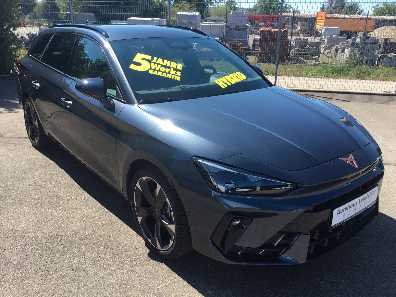 Fahrzeugabbildung CUPRA Leon 1.5 E-HYBRID DSG Sportstourer+AHK+Kamera+18