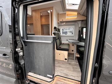 Sunlight Cliff 4x4 Greentrek 590 AHK DELTA 17 Dieselhzg.