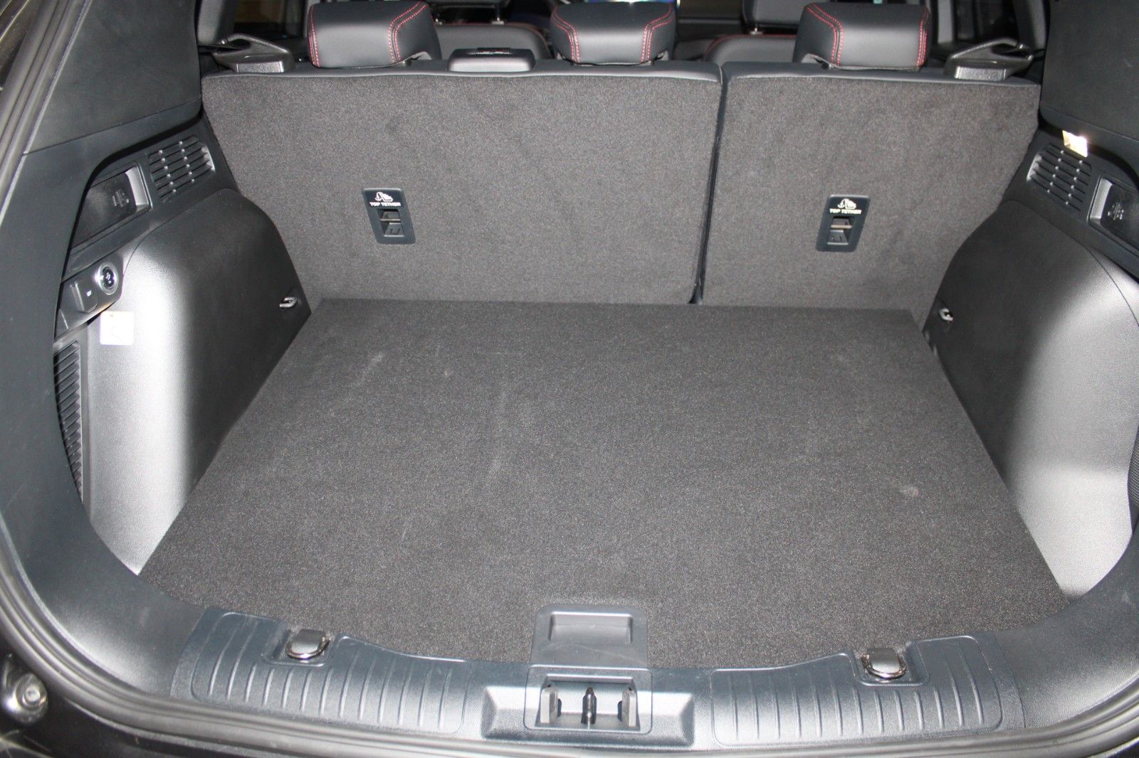 Fahrzeugabbildung Ford Kuga ST-Line X Automatik Facelift AHK Matrix LED