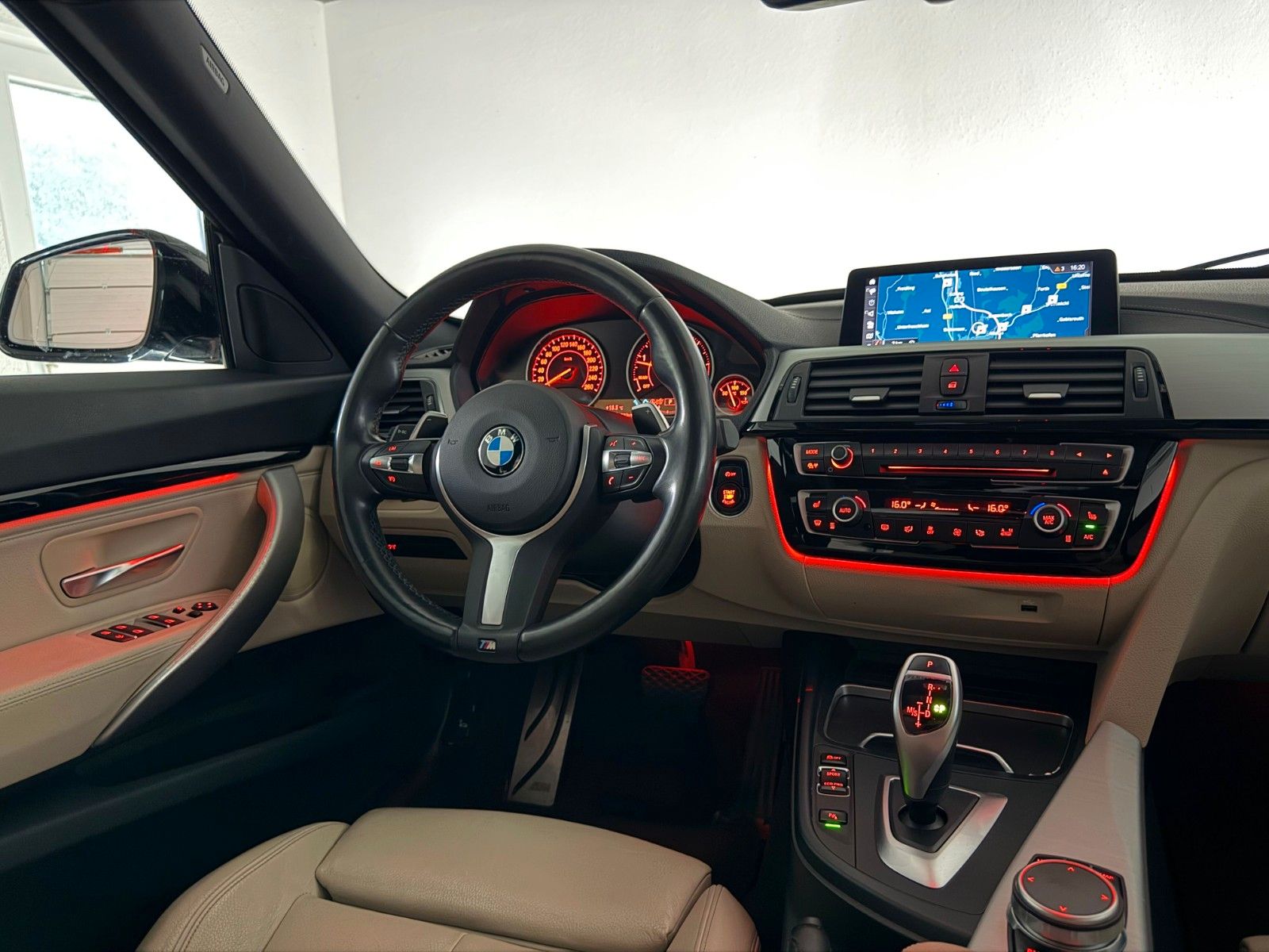 Fahrzeugabbildung BMW 335 d xDrive M SPORT/LED/HuD/PANO/KAMERA/MEMORY