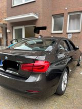 BMW 320i Advantage  - BMW 320 mit Benzin-Antrieb: Limousine, Klimaautomatik