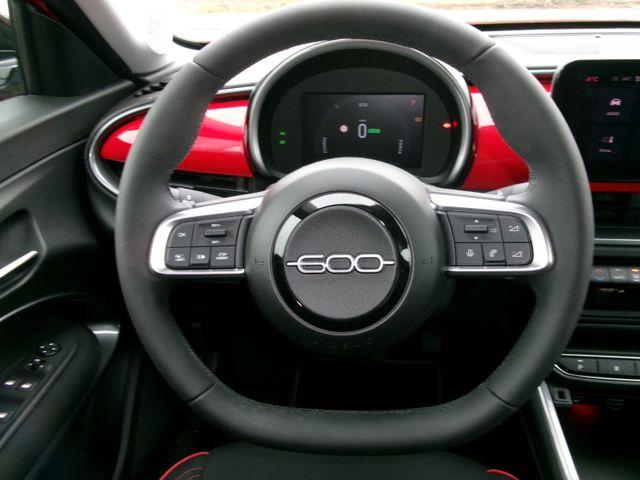 Fiat 600 e W Red Uconnect LED ACC AUT KlimaA PDC