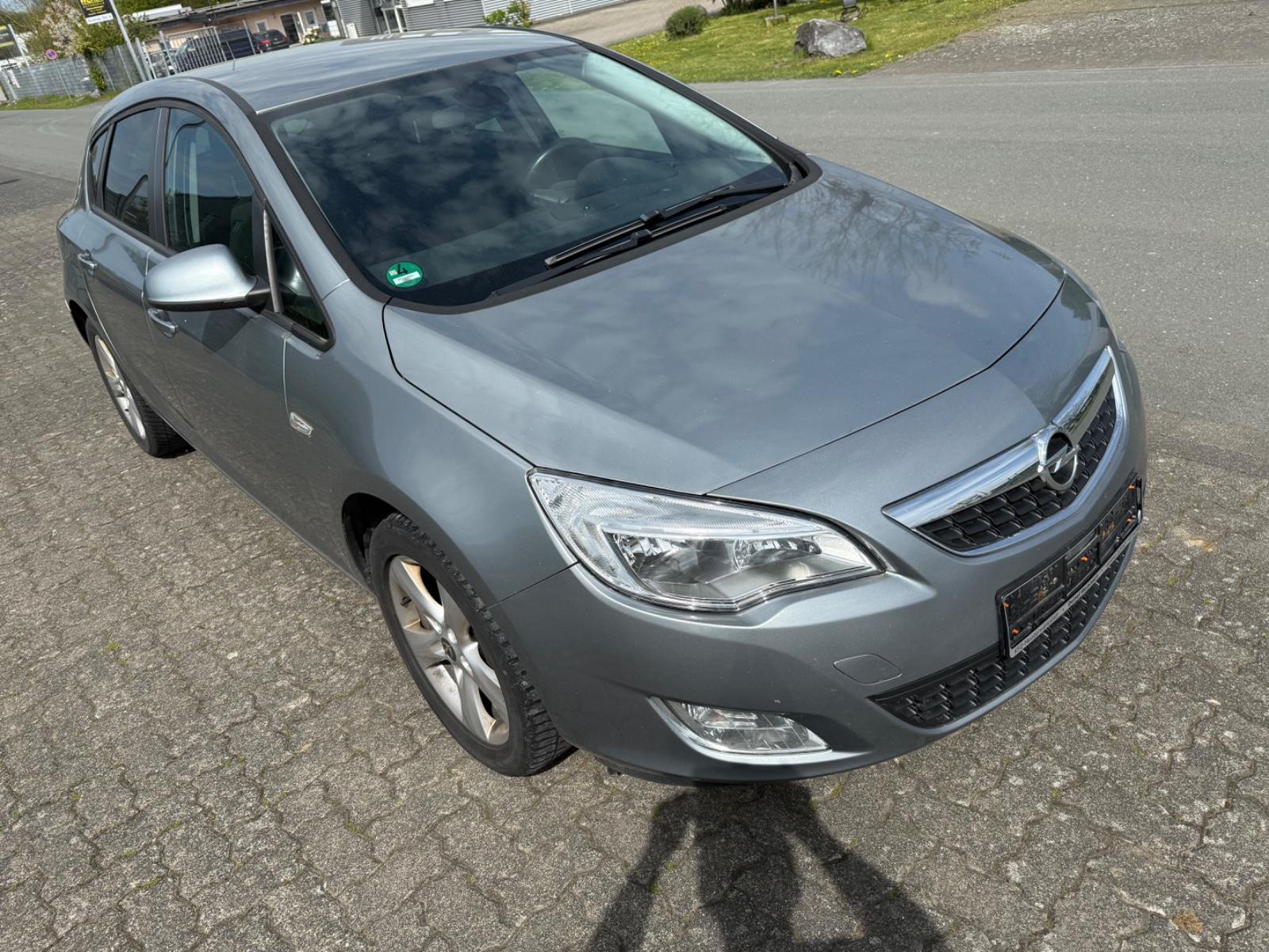 Opel Astra J Lim. 5-trg. Design Edition