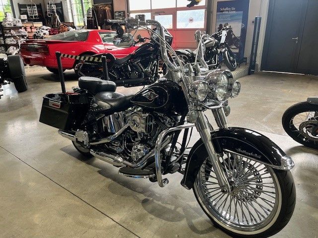 Fahrzeugabbildung Harley-Davidson FLSTC Heritage Custom Umbau KessTech