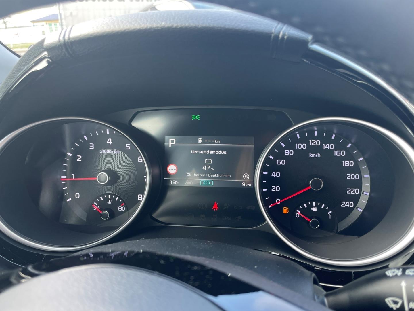 Kia Ceed_sw Ultimate Edition AppleCarPlay P8 P9