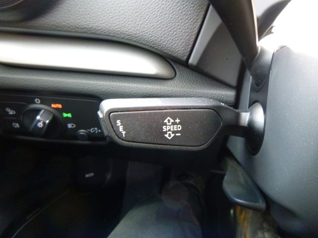 Fahrzeugabbildung Audi A3 Sportback 30 TFSI >NAVI/LED/Sitzheiz/PDC<