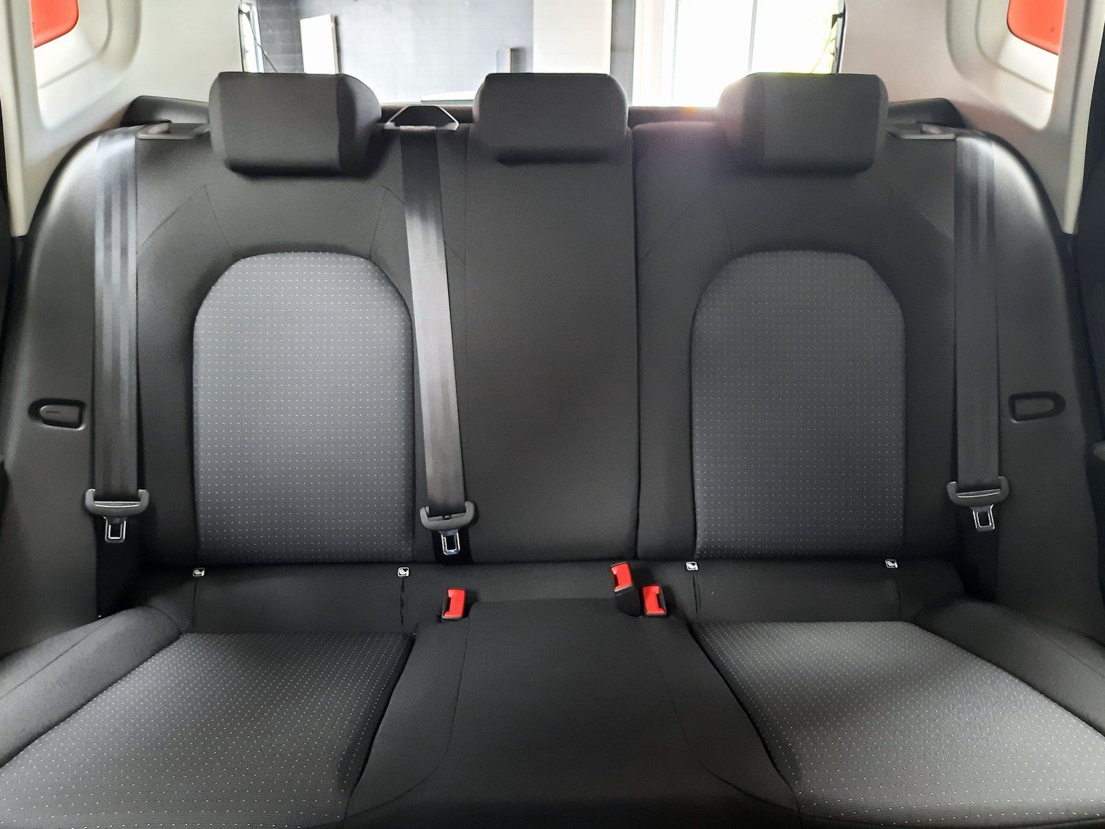 Fahrzeugabbildung SEAT Arona Style TSI *AHK*LED*Sitzhzg*PDC*FullLink*