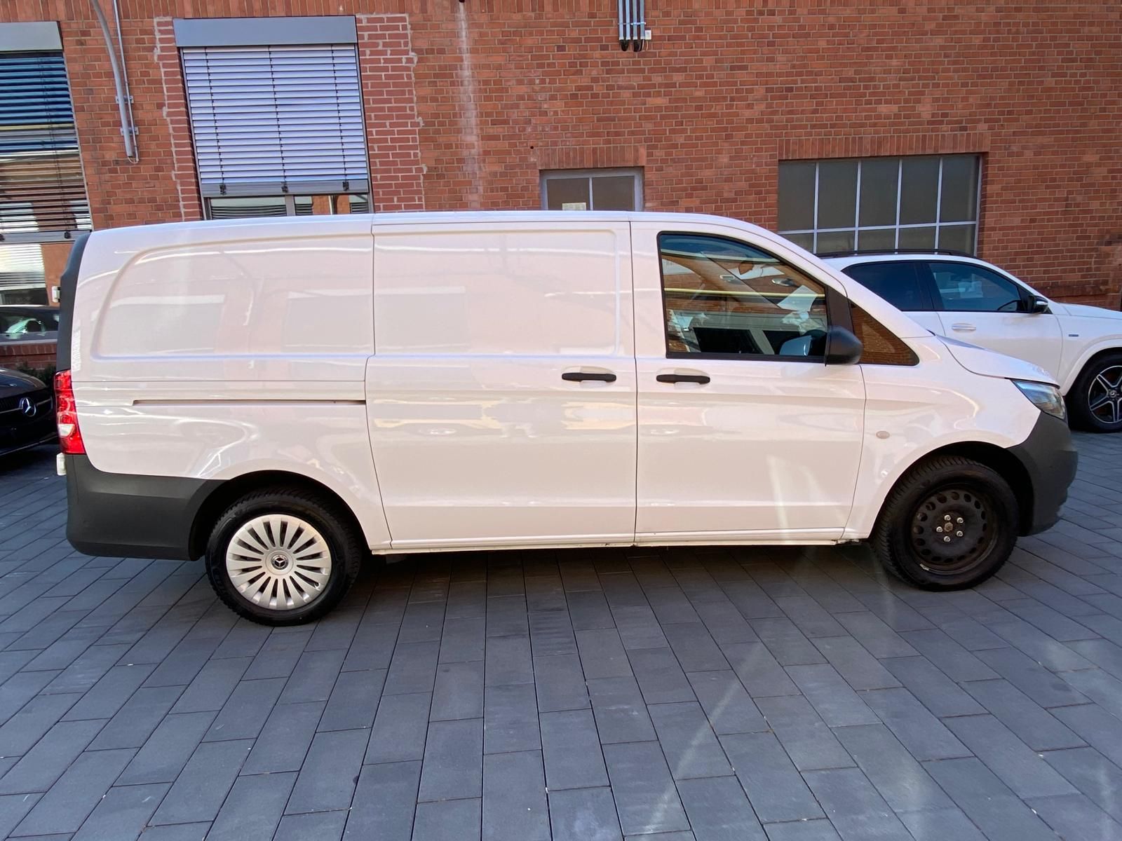 Fahrzeugabbildung Mercedes-Benz Vito 116 d 4x4 PRO Lang/AHK/RFK/Navi/STHZ