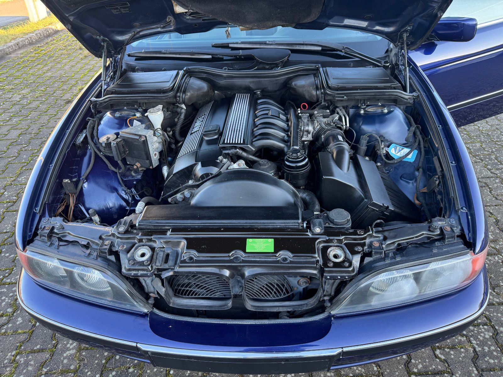 Fahrzeugabbildung BMW 520i