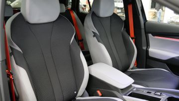 Skoda Elroq 85 ALPHA 360° AHK NAV ACC LED