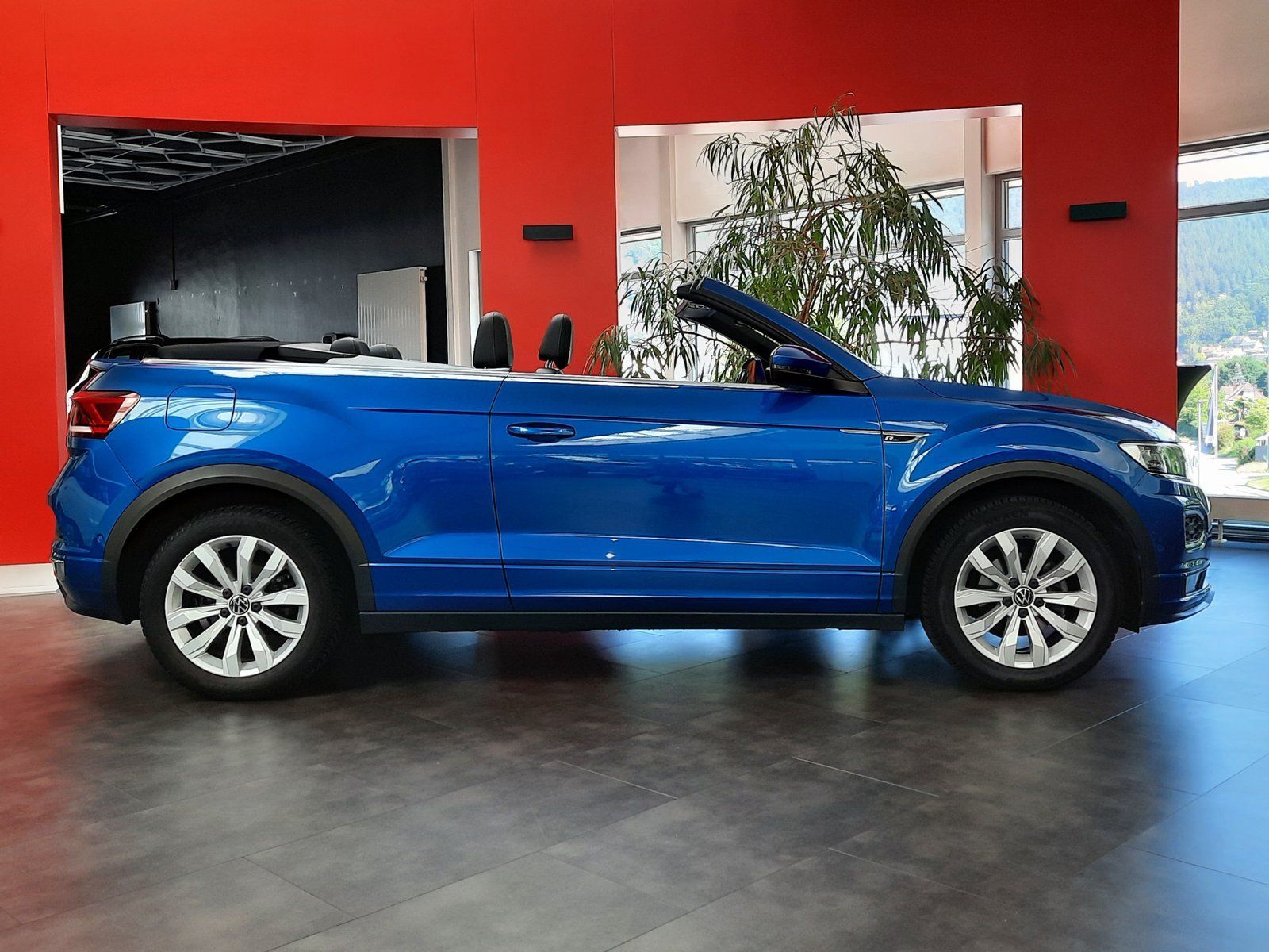 Fahrzeugabbildung Volkswagen T-Roc Cabrio R-Line TSI DSG *Cam*ACC*App*LED*