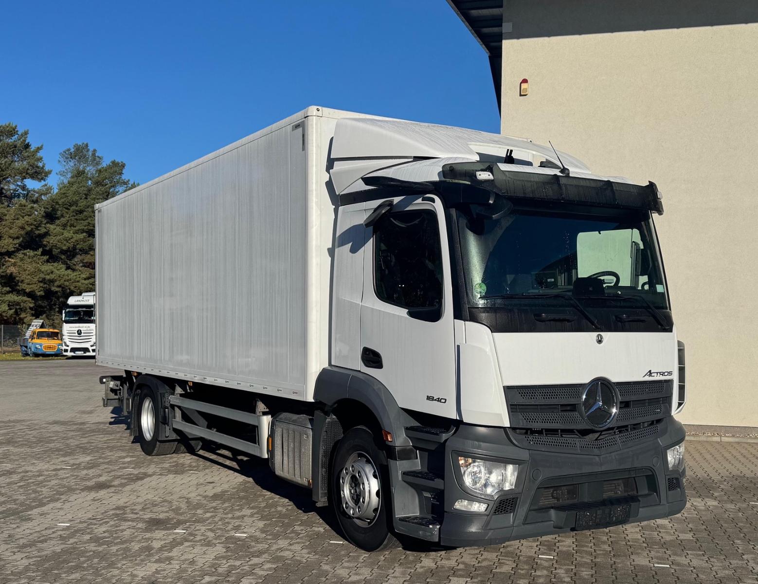 Mercedes-Benz Actros 1840 L 7,3m Koffer LBW 2t Retarder Kamera