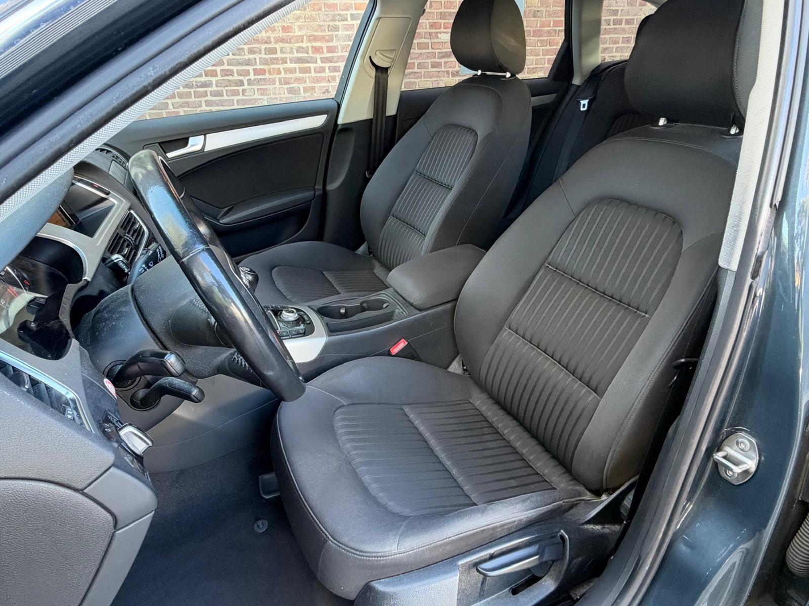 Audi A4 2011 — photo 10