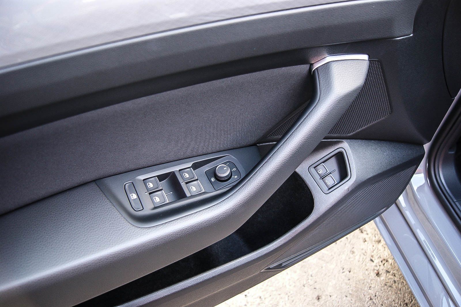 Fahrzeugabbildung Volkswagen Passat Variant HYBRID GTE IQ NAVIGATION 1.HAND