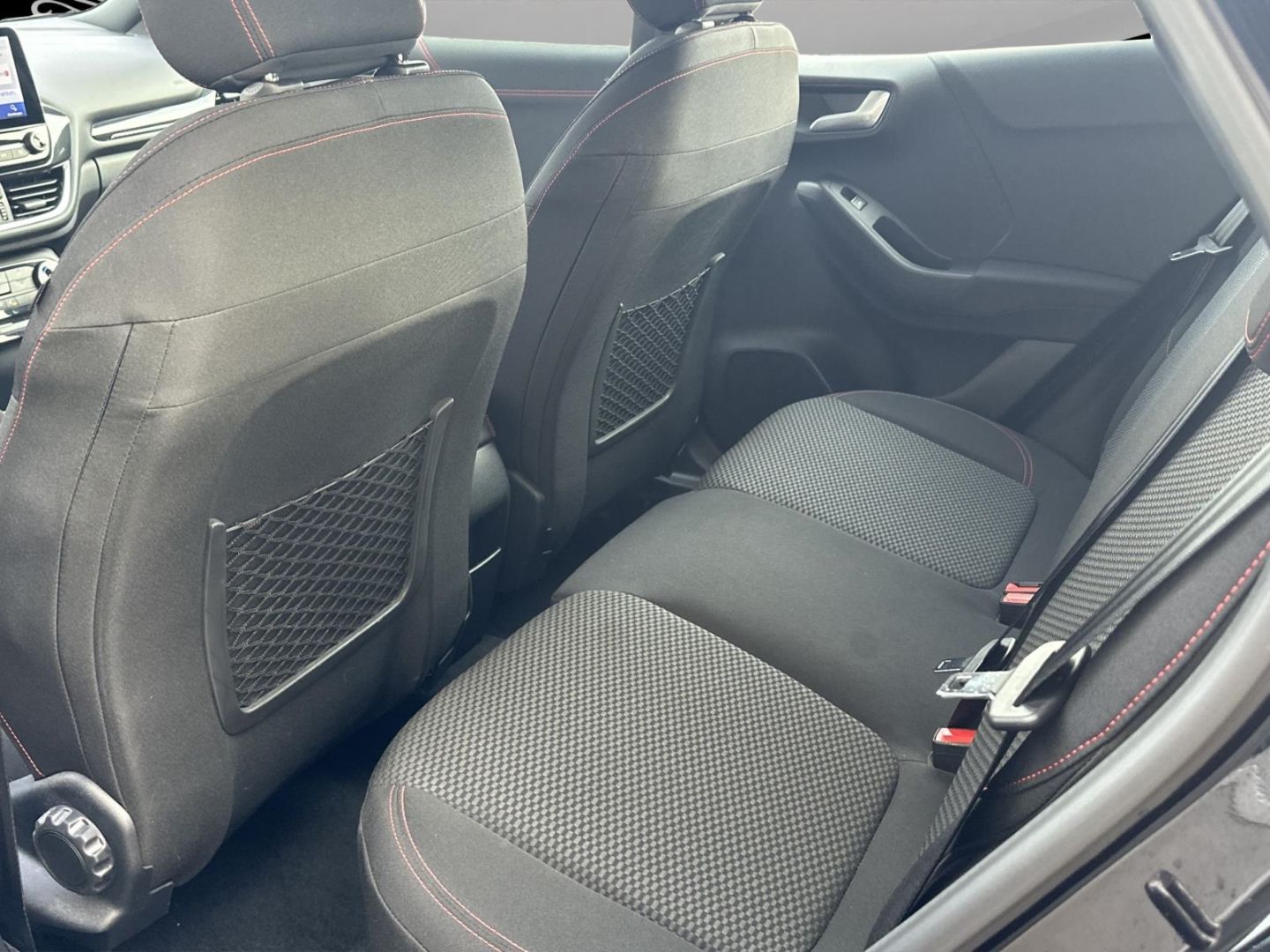 Fahrzeugabbildung Ford Puma ST-Line Navi LED DAB SHZ LenkradHZG Keyless