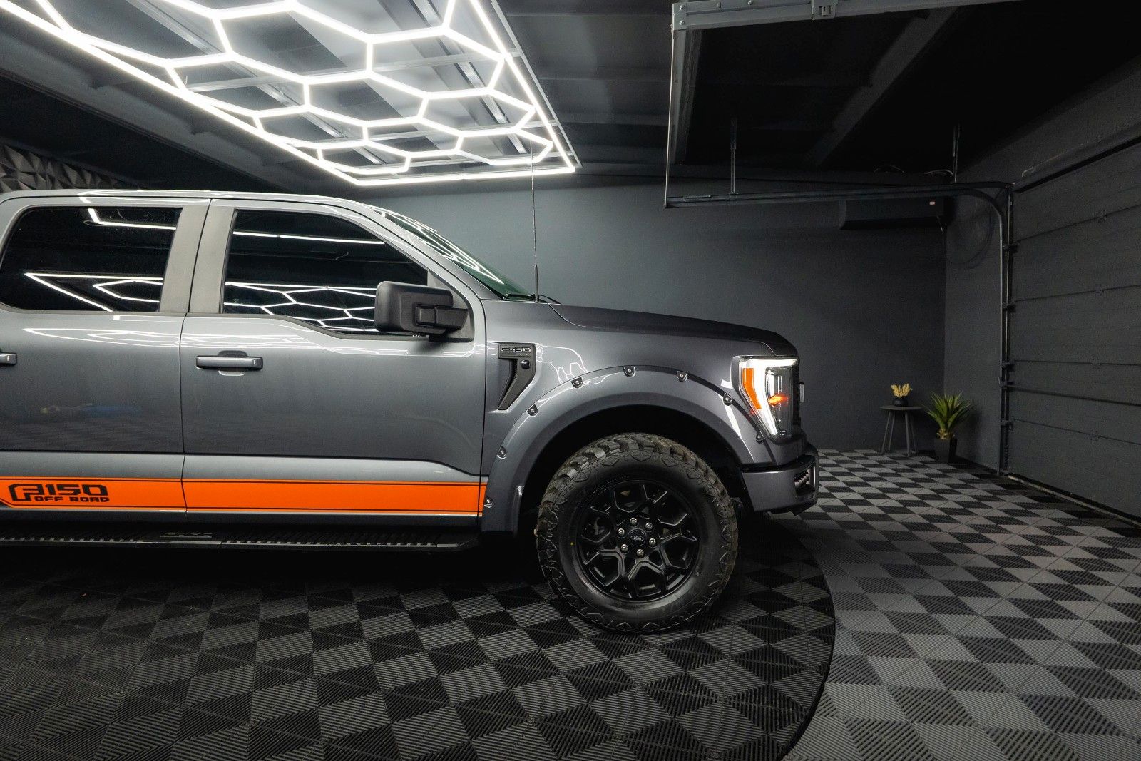 Fahrzeugabbildung Ford F150 5.0L V8 4x4 Offroad SuperCrew RAPTOR 19%