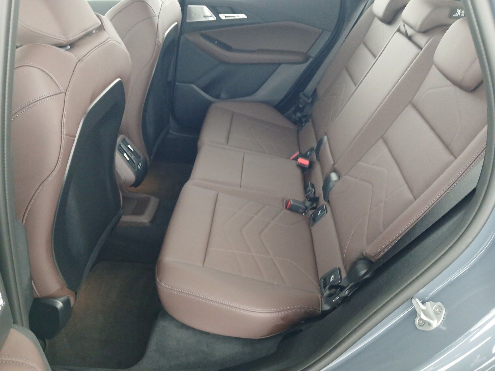 BMW 223 Active Tourer - Bild 12