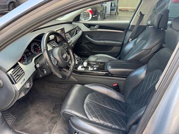 Audi A8 - 6
