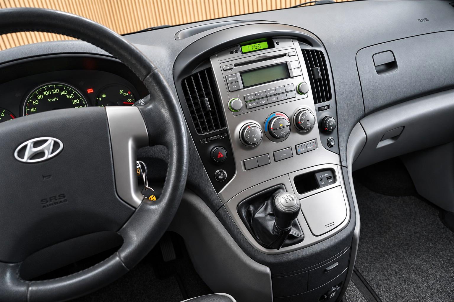 Hyundai H-1 2.5 CRDi Travel Premium +8-SITZER+LEDER+SHZ+