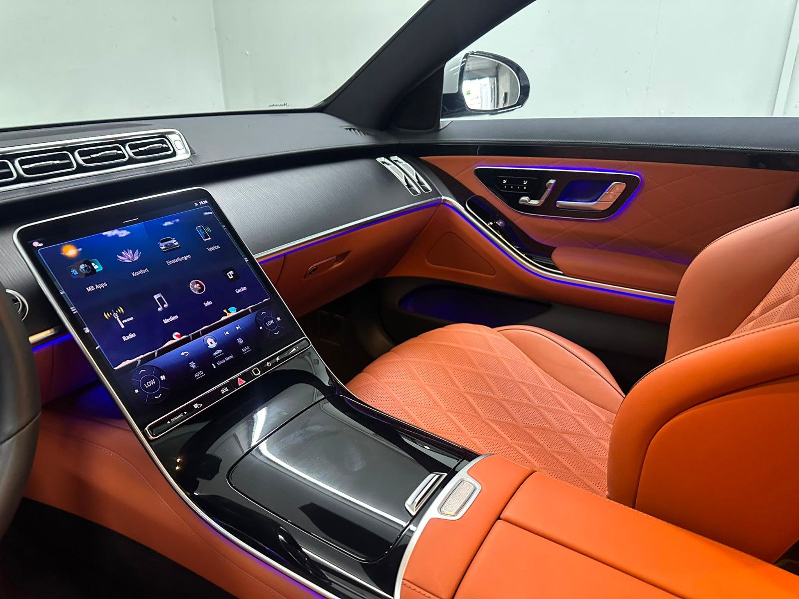 Fahrzeugabbildung Mercedes-Benz S 350 d 4MATIC *MANUFAKTUR*PANO*AHK*