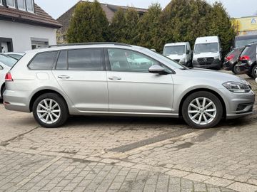 Volkswagen Golf - 10