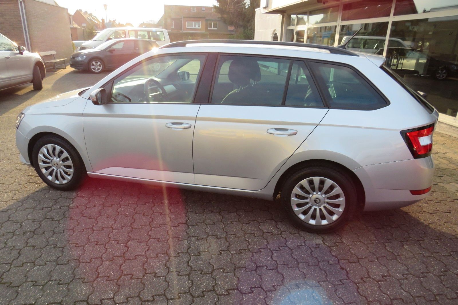 Fahrzeugabbildung SKODA Fabia Combi Ambition KLIMA SITZH. GRA PDC APP-C.