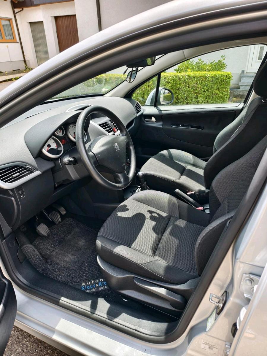 Peugeot 207 2011 — photo 6
