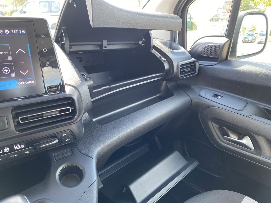 Fahrzeugabbildung Citroën Berlingo MPV M PureTech 110 FEEL *Keyless*Klimaa