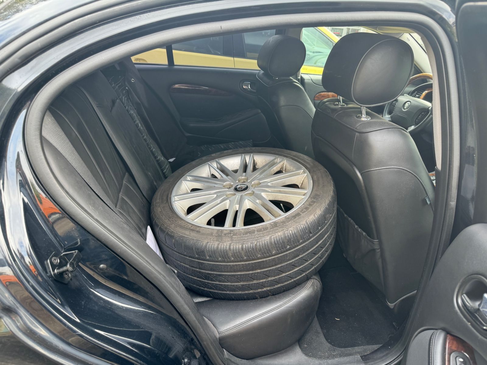 Fahrzeugabbildung Jaguar S-Type 2.7 V6 Diesel Executive Leder+Xenon+Navi