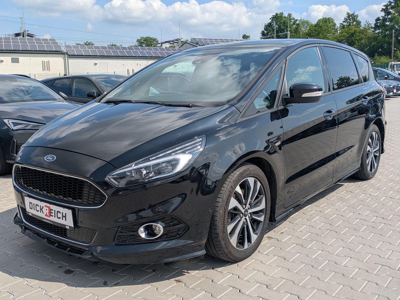 Fahrzeugabbildung Ford S-MAX 2.0 EcoBlue ST-Line PANO/KAM/AHK/LED 7-Si