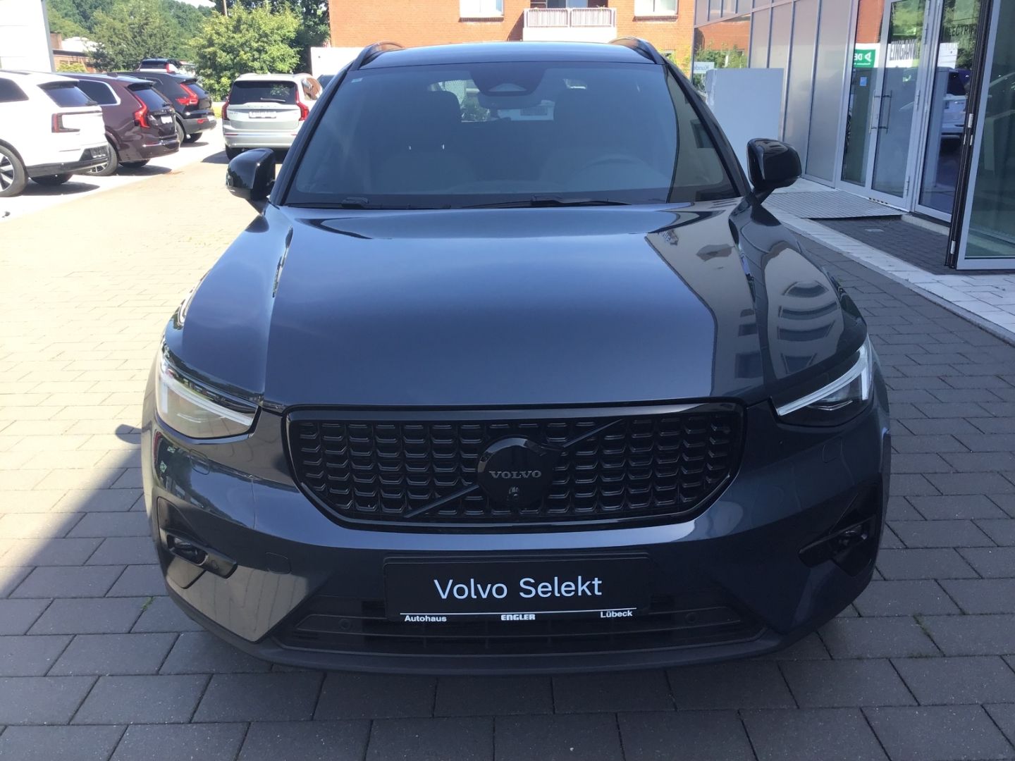 Volvo XC40 B3 (Benzin) Plus Black Edition 360° Cam imagem 3
