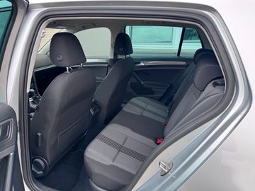 Volkswagen Golf - 10