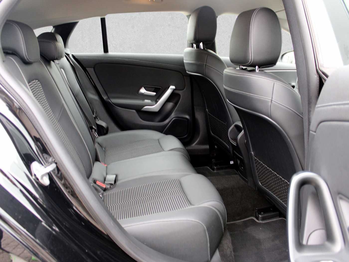 Fahrzeugabbildung Mercedes-Benz CLA 180 Shooting Brake