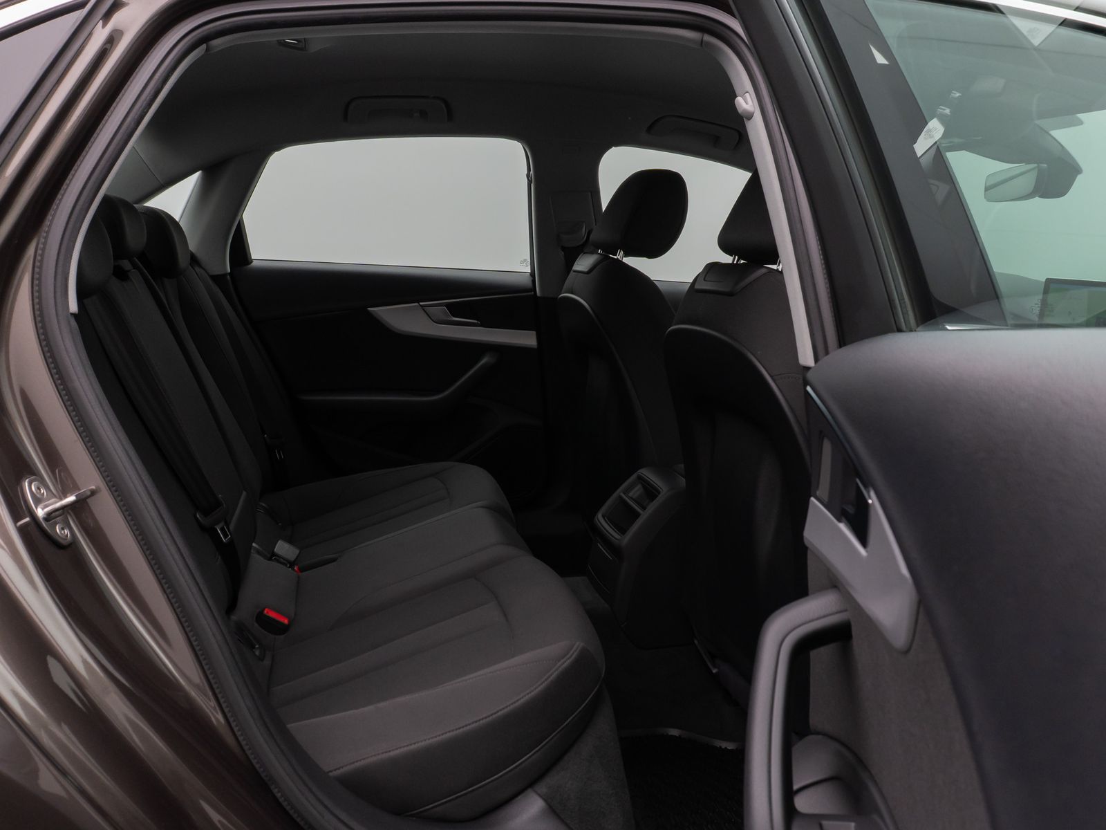 Fahrzeugabbildung Audi A4 2.0 TFSI Lim. Sport S Line Virtual AHK Tempom