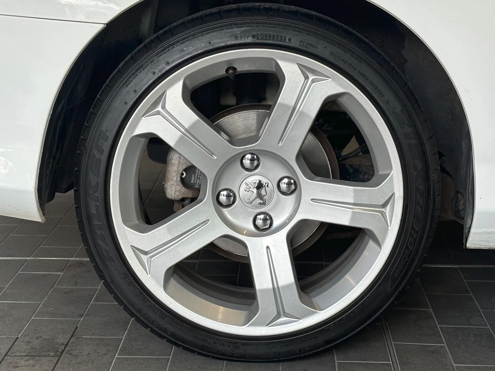 Peugeot 308 2009 — photo 8