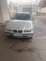 BMW Bmw e36 318i - BMW 318: Limousine, E36