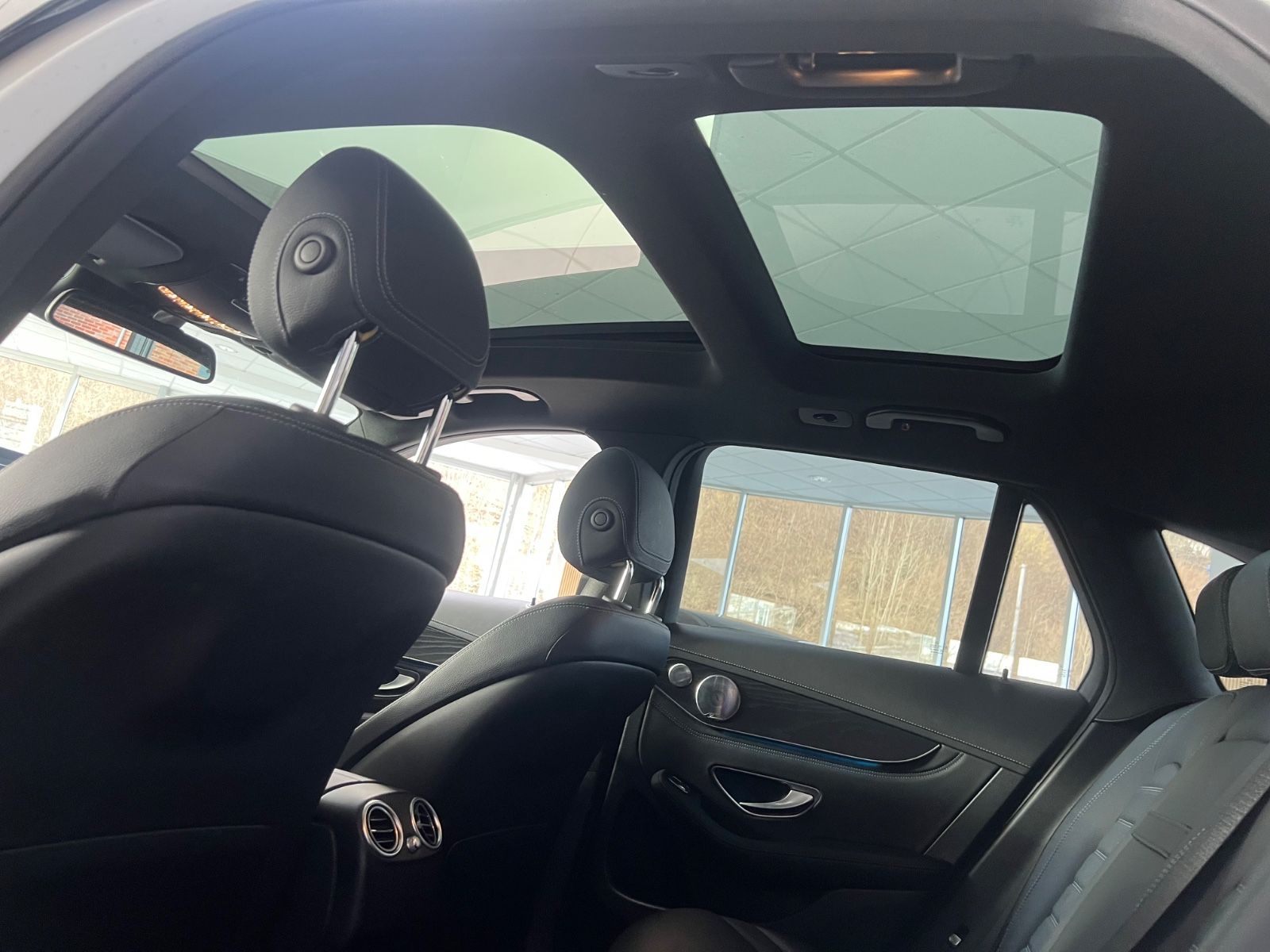 Fahrzeugabbildung Mercedes-Benz GLC 350 d 4Matic AMG LINE *PANORAMADACH*