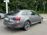 Skoda Superb Combi 2.0 TSI L&K 4x4 - AHK, Columbus - Skoda Superb mit Benzin-Antrieb: Abstandswarner, Kombi