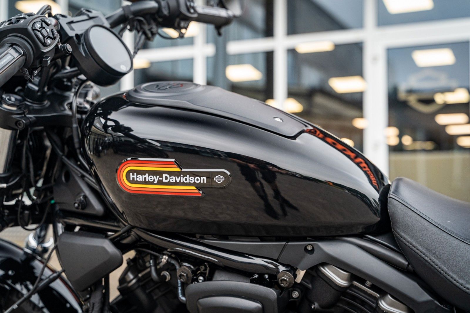 Fahrzeugabbildung Harley-Davidson RH975S Nightster Special - Jekill & Hyde -